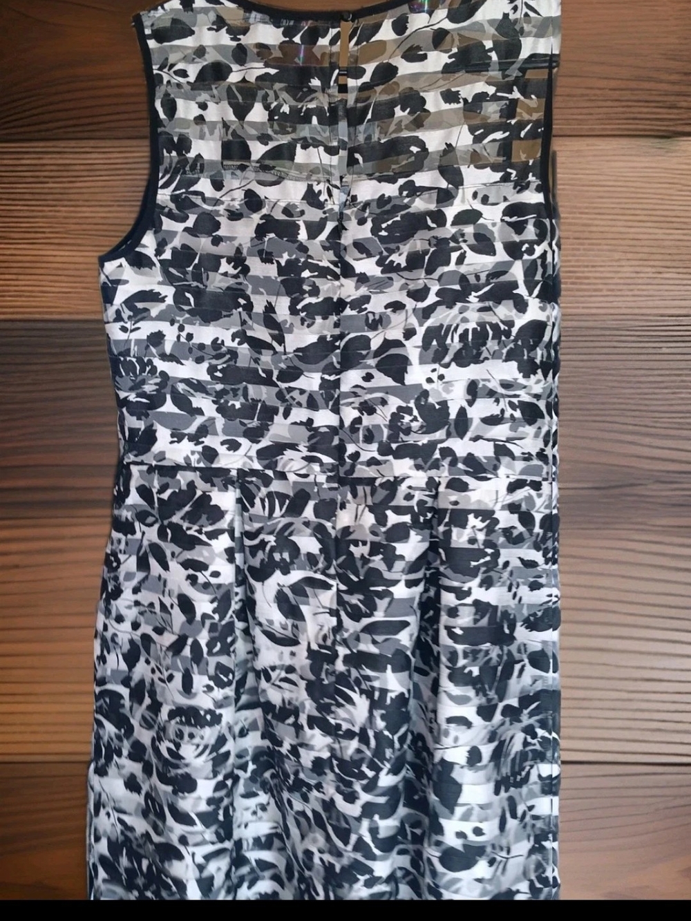 Roz & Ali Black and Gray Floral Sheath Dress